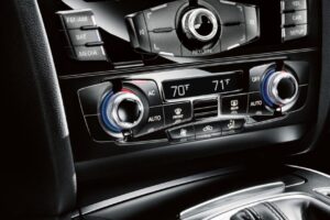 2015-Audi-S5-interior-beauty-three-zone-automatic-climate-control-01
