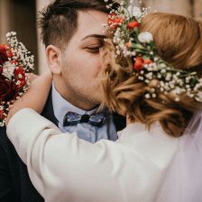wedding-kiss-224x224