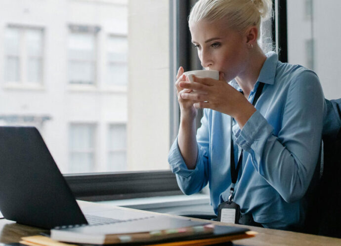 office22-1024x580-690x498-1 office22-1024x580-690x498-1