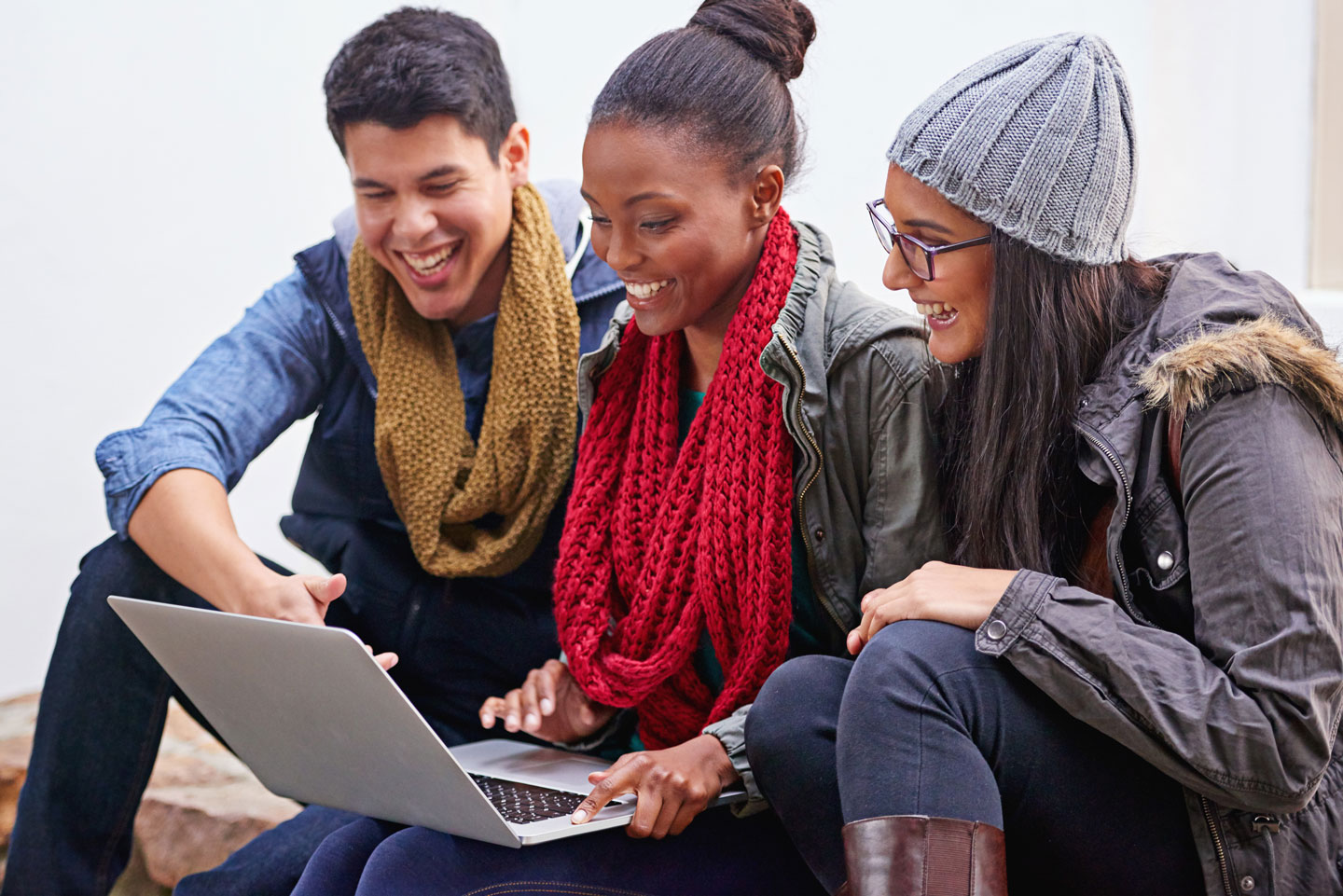 students-with-laptop