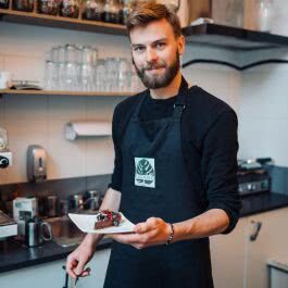 italian-chef-in-kitchen-265x265-1